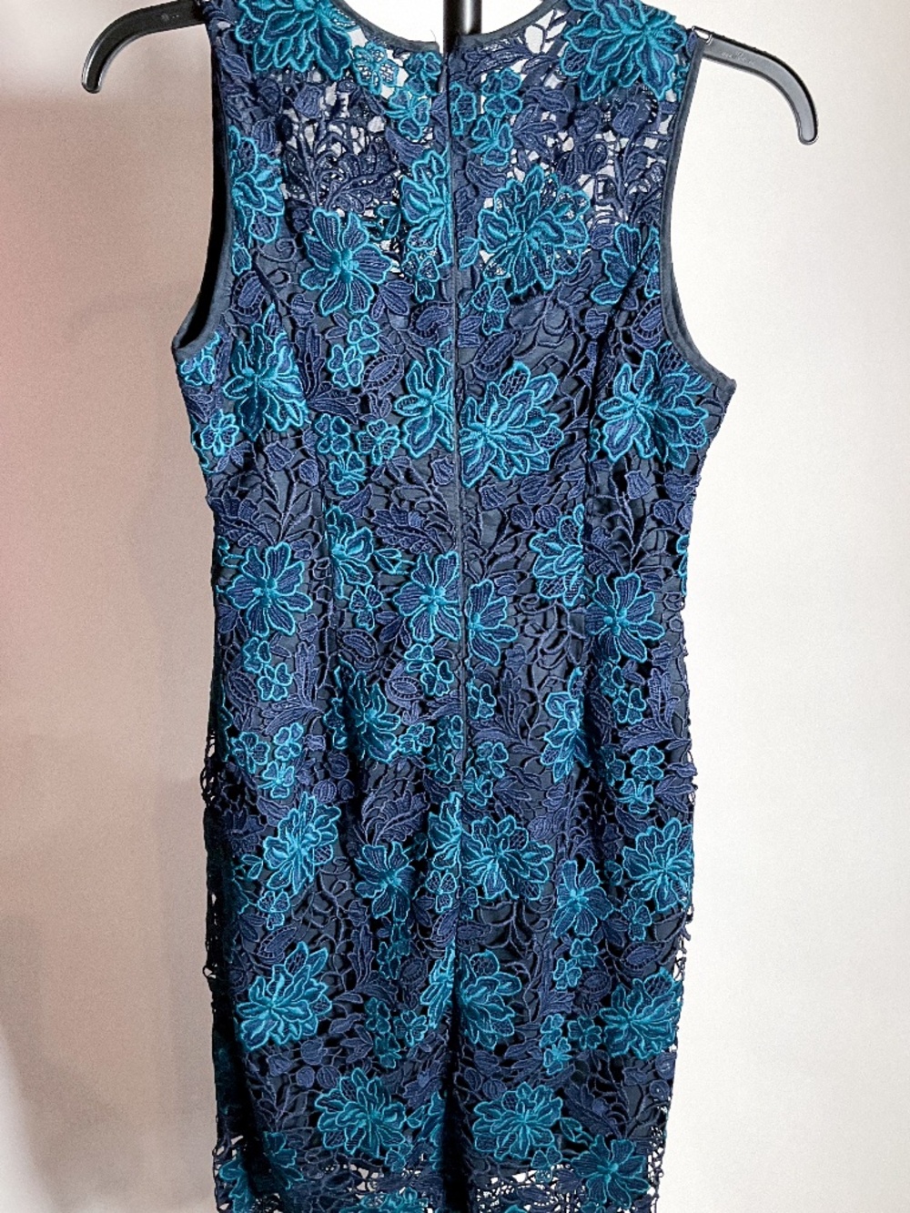 WHBM Lace Sheath Dress Size 6 | Navy & Teal Floral Embroidered - Picture 2 of 3